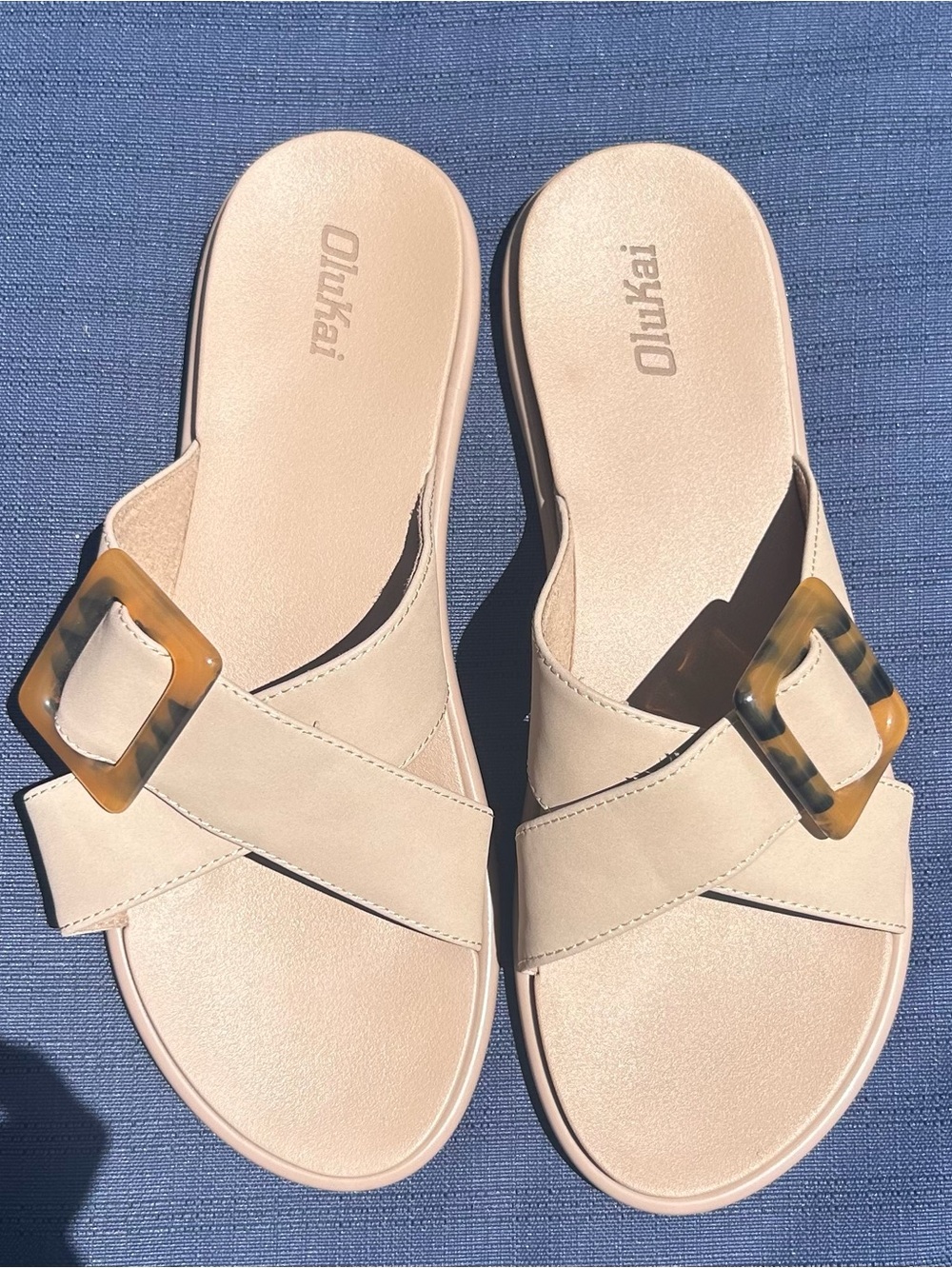 NWOT OluKai Women’s La'i Slide Taupe Sandals Size 9 - Picture 2 of 6
